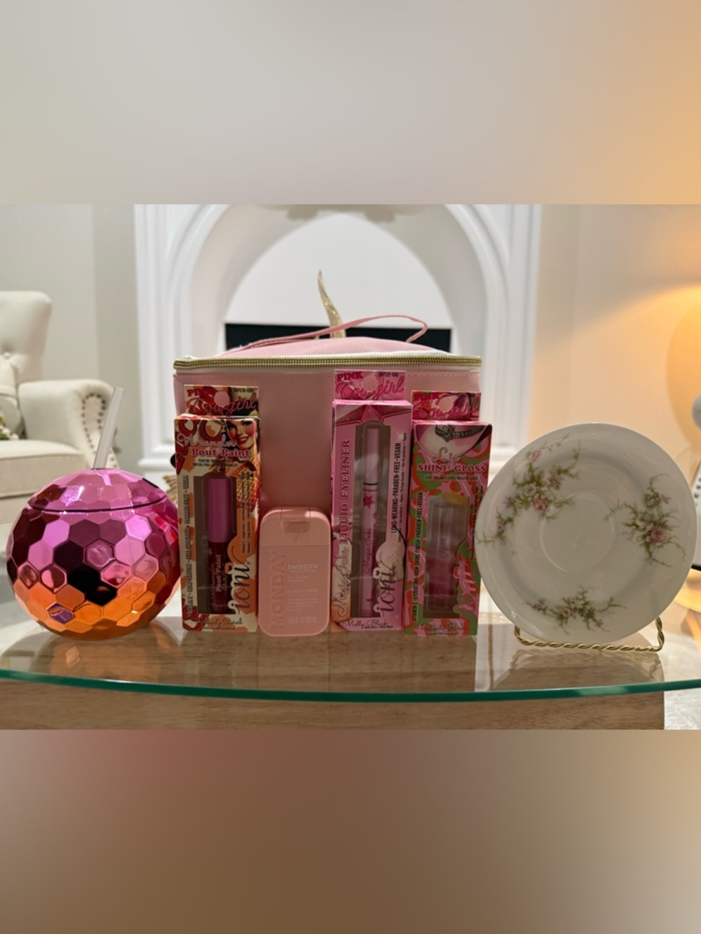 Pink Makeup Gift Set – Assorted Lip & Eye Makeup with Ring Dish Cosmetic Bag! - Picture 4 of 6